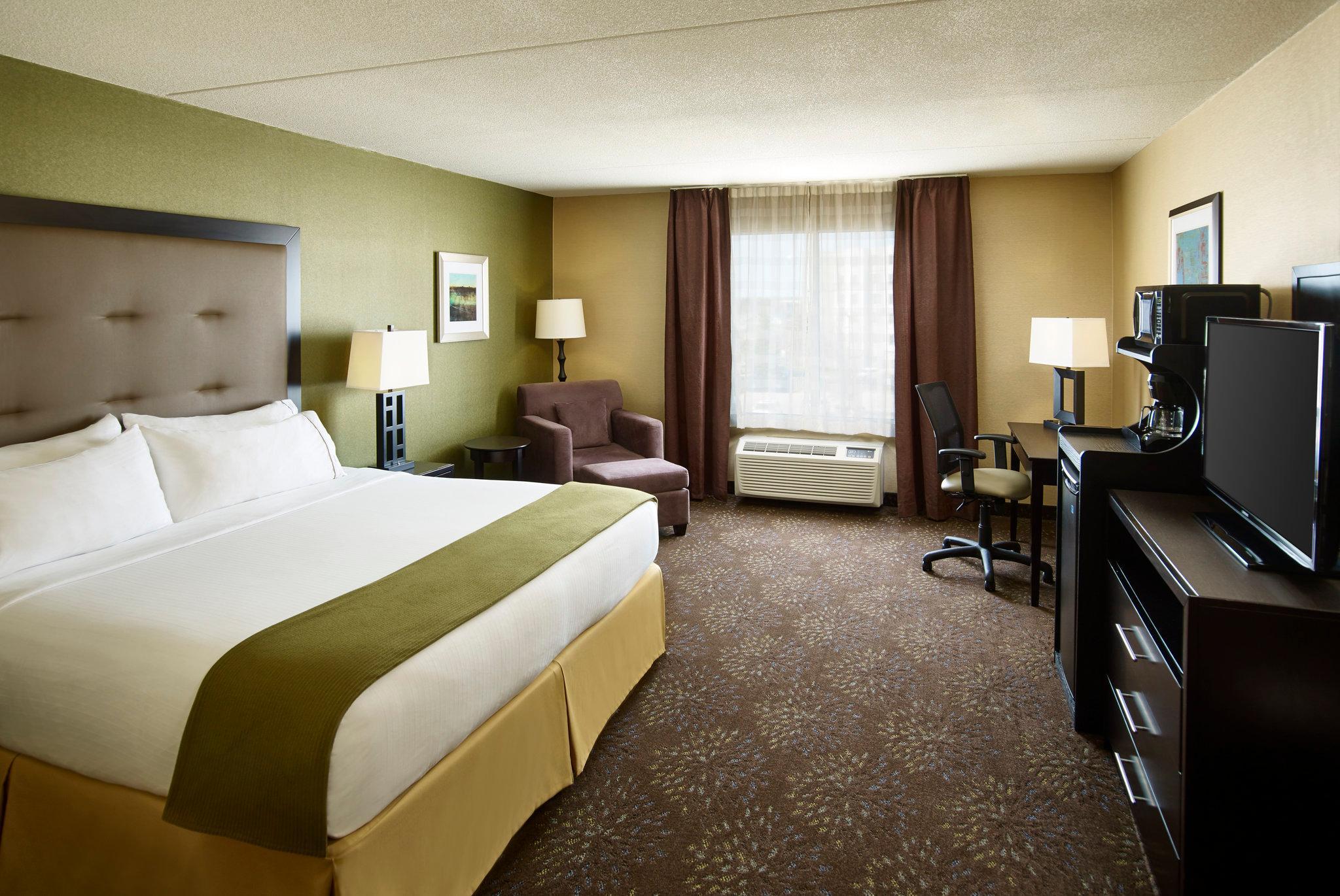 Holiday Inn Express And Suites Timmins By Ihg Exterior photo